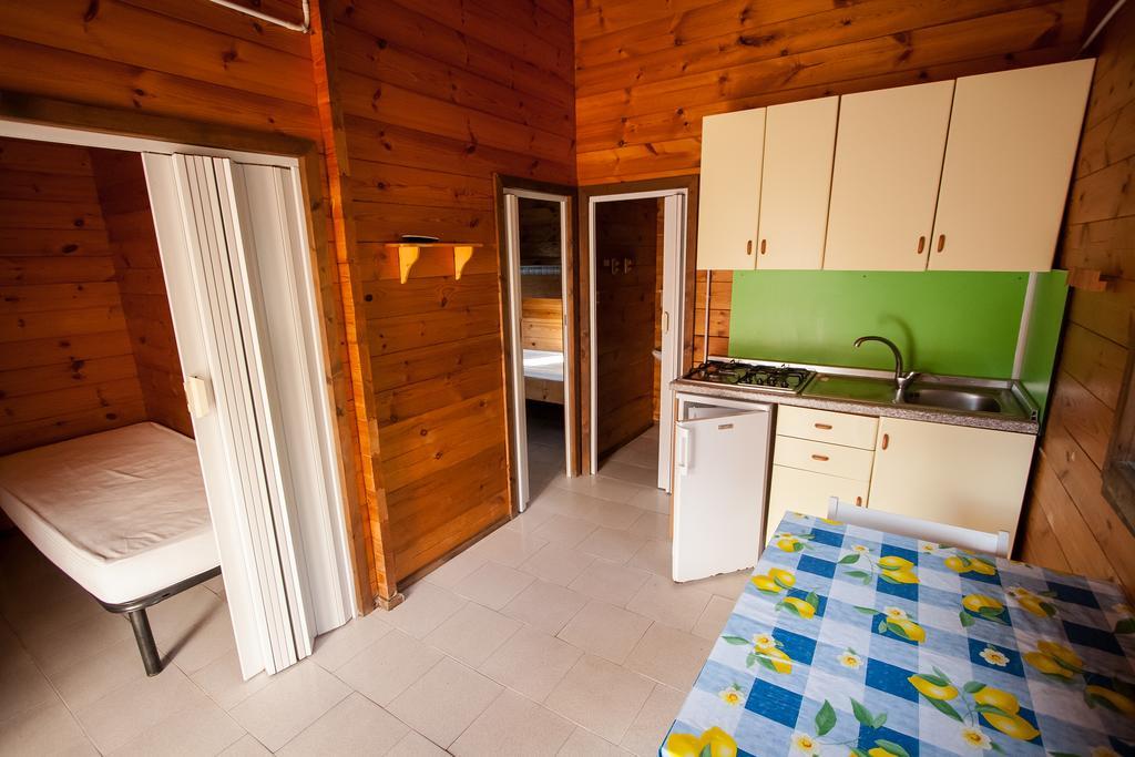 Villaggio Camping Uria Foce Varano Extérieur photo